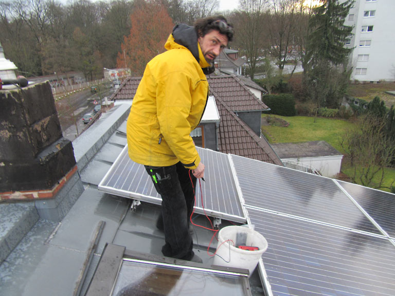 Foto Prüfen einer Solaranlage