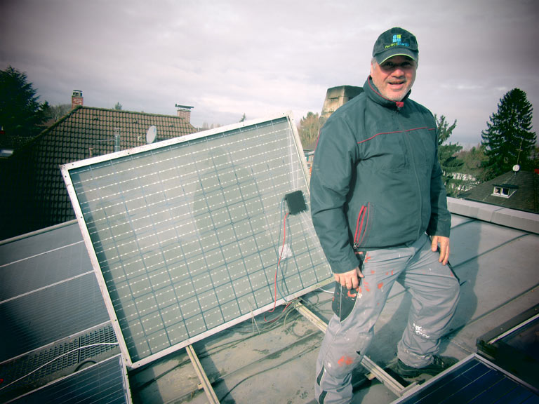 Foto Prüfen einer Solaranlage