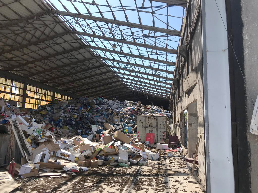 Foto: Halle vor Sanierung