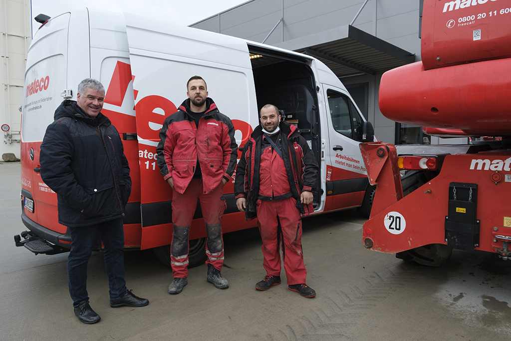 Foto: Rolf Johann und zwei Arbeiter