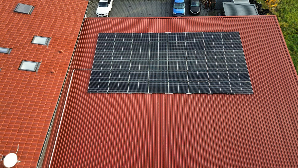 Foto: Solaranlage KFZ-Meisterwerkstatt Wörtge