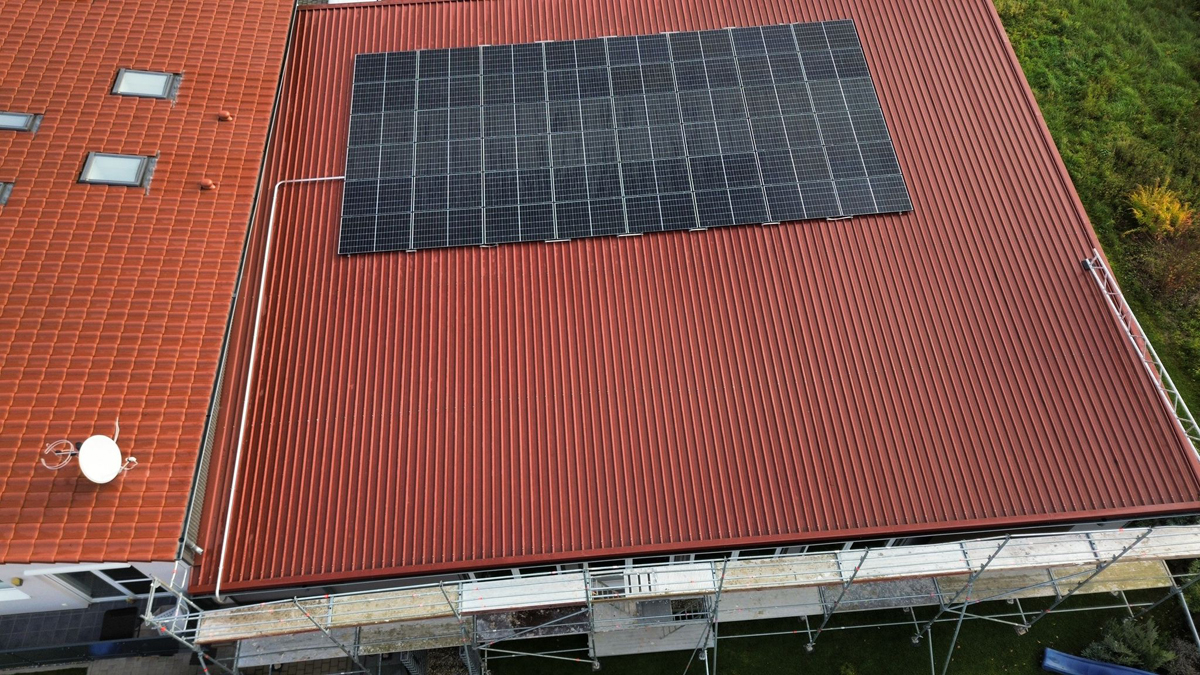 Foto: Solaranlage KFZ-Meisterwerkstatt Wörtge