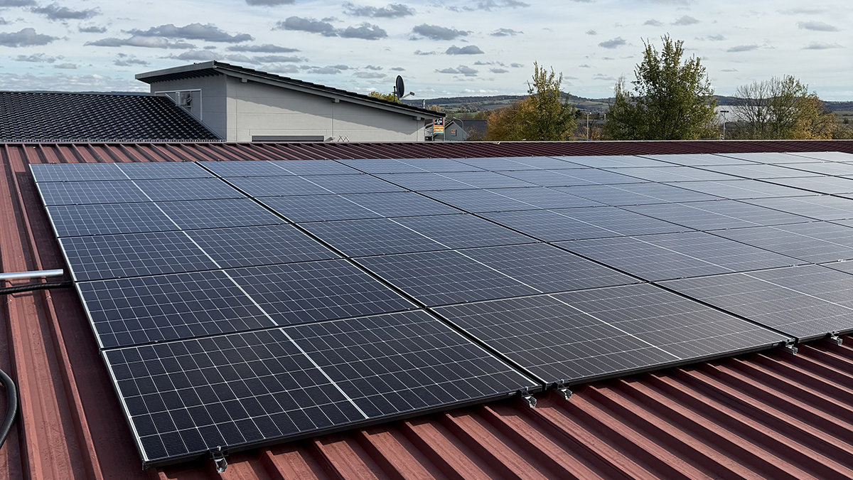 Foto: Solaranlage KFZ-Meisterwerkstatt Wörtge